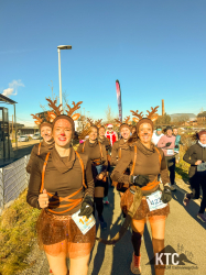 2025-11-30 Winterrung Graz Rentiere - IMG_2438